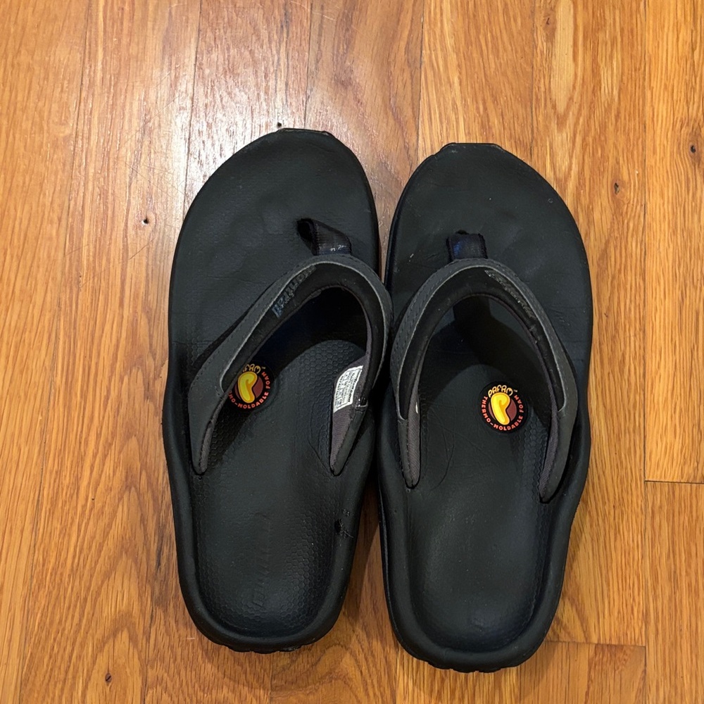Montrail Arch Support Black Flip Flops for Women